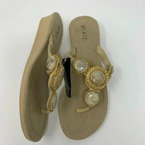 MIXIT Womens 9 Tan Faux Pearl Gold Jewel Detail Thong Sandals Slides NEW NWT - Picture 7 of 7